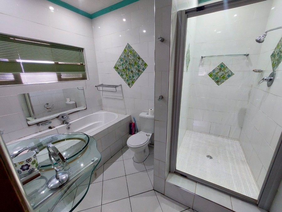 To Let 3 Bedroom Property for Rent in Silverglen KwaZulu-Natal