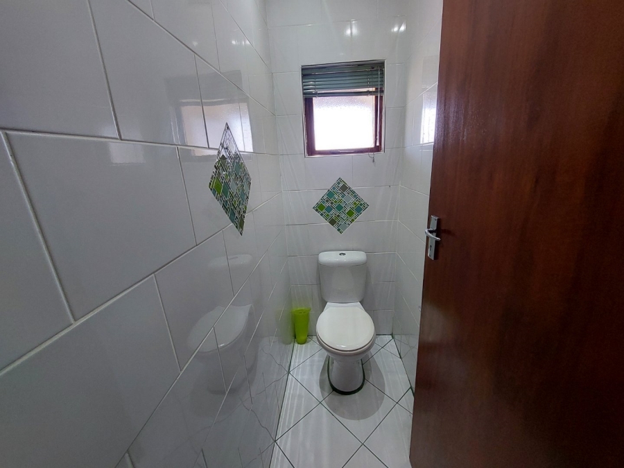 To Let 3 Bedroom Property for Rent in Silverglen KwaZulu-Natal