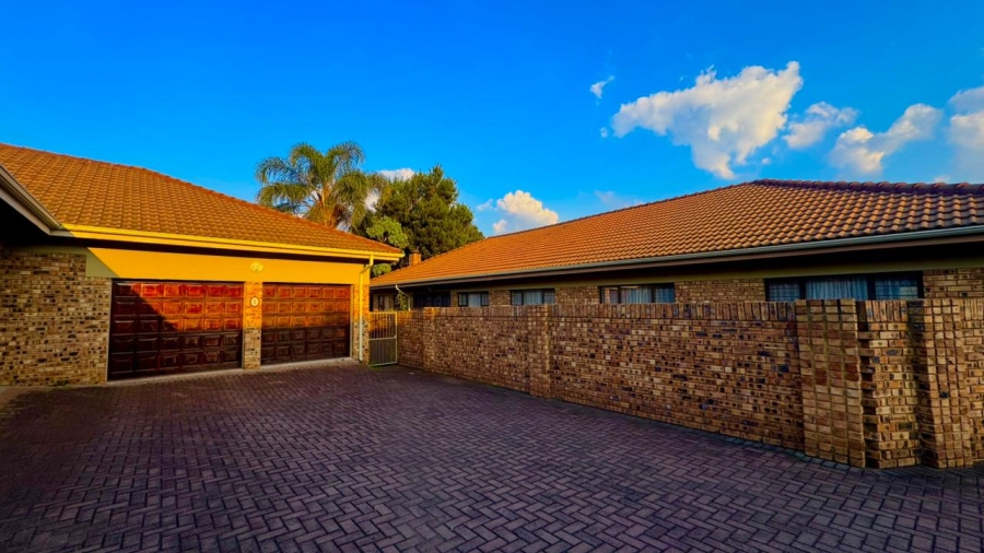 3 Bedroom Property for Sale in Pioneer Park KwaZulu-Natal