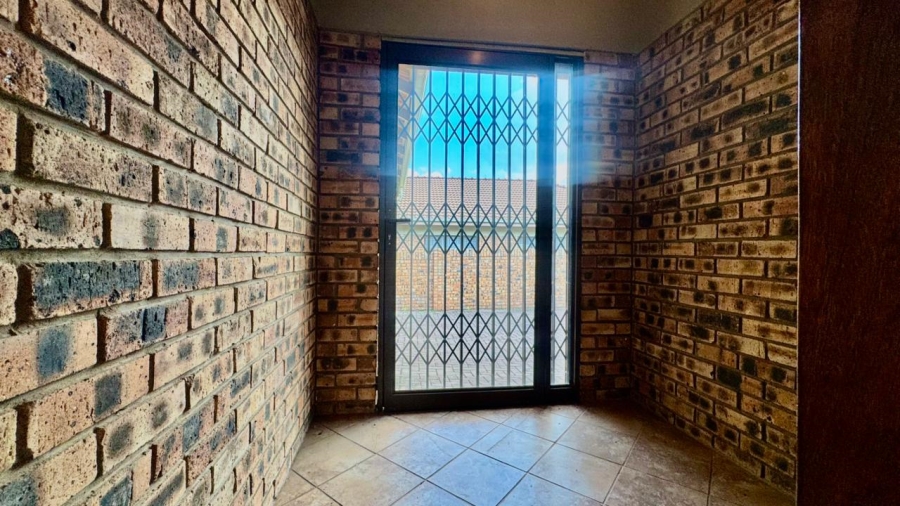 3 Bedroom Property for Sale in Pioneer Park KwaZulu-Natal