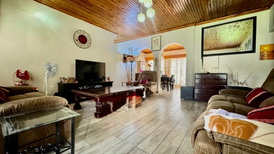 4 Bedroom Property for Sale in Huttenheights KwaZulu-Natal