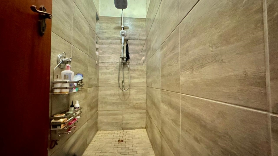 4 Bedroom Property for Sale in Huttenheights KwaZulu-Natal