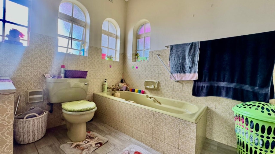 4 Bedroom Property for Sale in Huttenheights KwaZulu-Natal