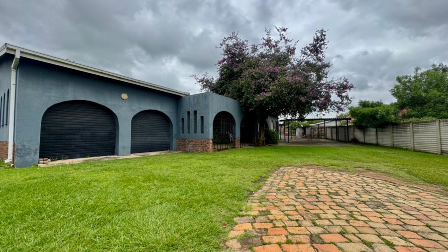 4 Bedroom Property for Sale in Huttenheights KwaZulu-Natal
