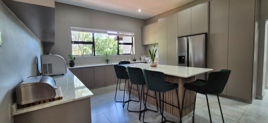 5 Bedroom Property for Sale in Huttenheights KwaZulu-Natal