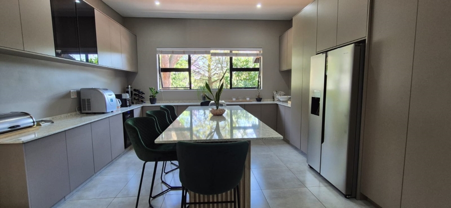 5 Bedroom Property for Sale in Huttenheights KwaZulu-Natal