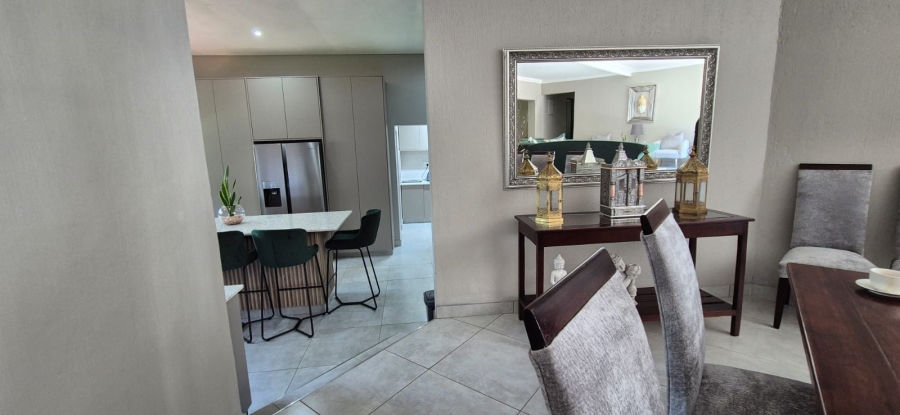 5 Bedroom Property for Sale in Huttenheights KwaZulu-Natal