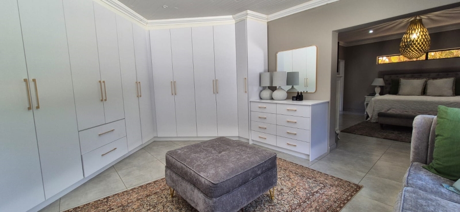 5 Bedroom Property for Sale in Huttenheights KwaZulu-Natal