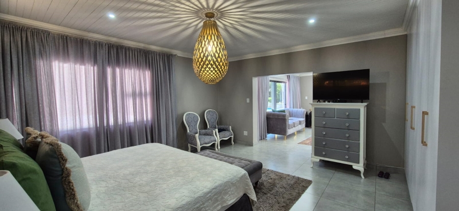 5 Bedroom Property for Sale in Huttenheights KwaZulu-Natal