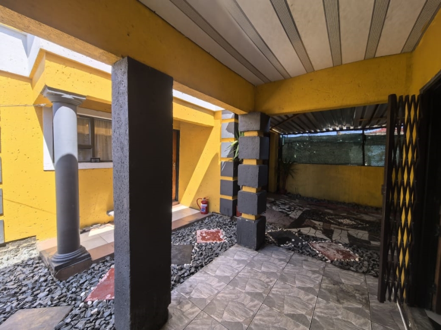  Bedroom Property for Sale in Osizweni KwaZulu-Natal