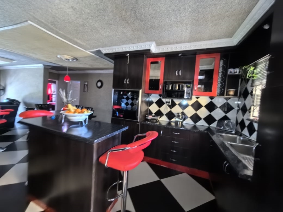  Bedroom Property for Sale in Osizweni KwaZulu-Natal