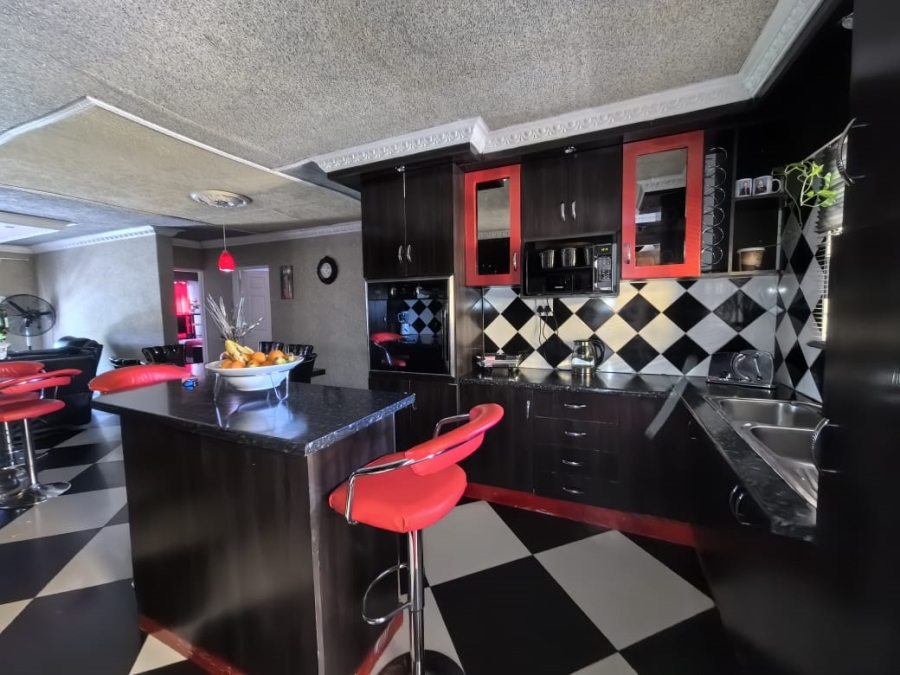  Bedroom Property for Sale in Osizweni KwaZulu-Natal