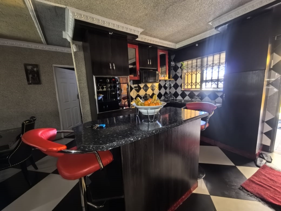  Bedroom Property for Sale in Osizweni KwaZulu-Natal