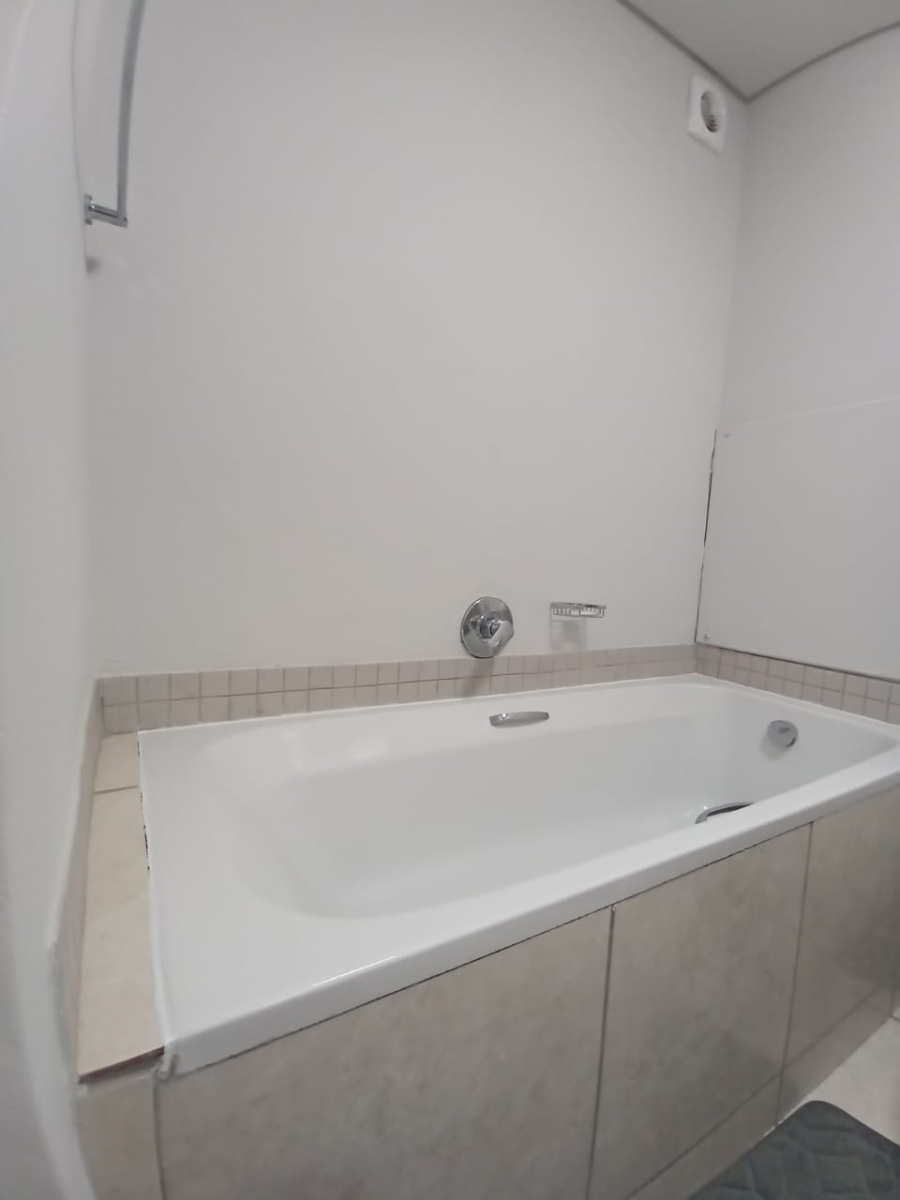 2 Bedroom Property for Sale in Ballitoville KwaZulu-Natal