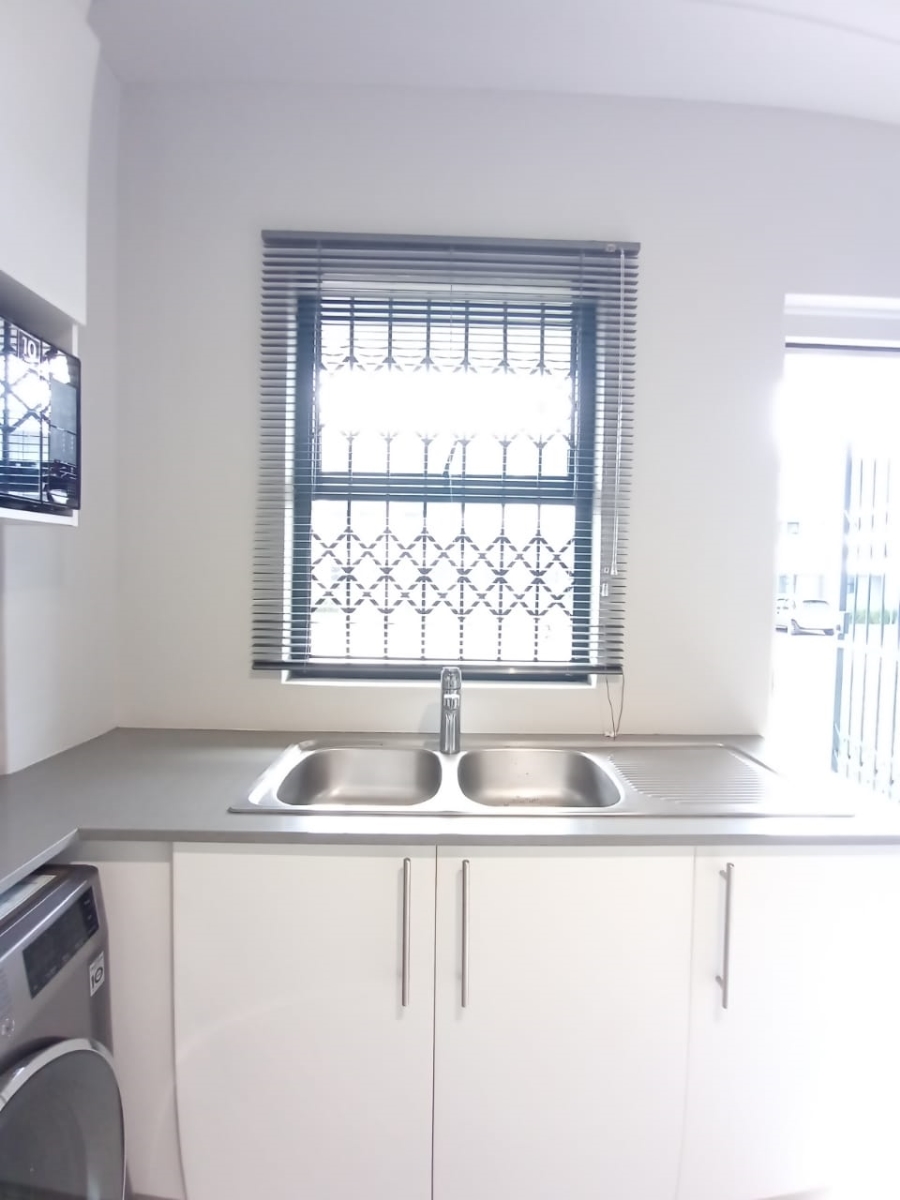 2 Bedroom Property for Sale in Ballitoville KwaZulu-Natal