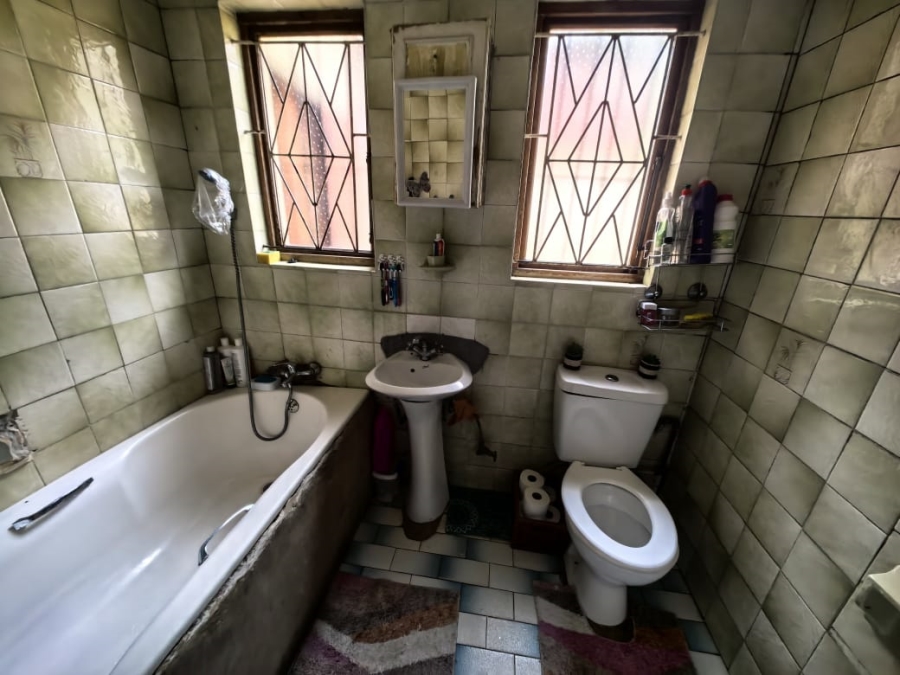 To Let 3 Bedroom Property for Rent in Pineview KwaZulu-Natal