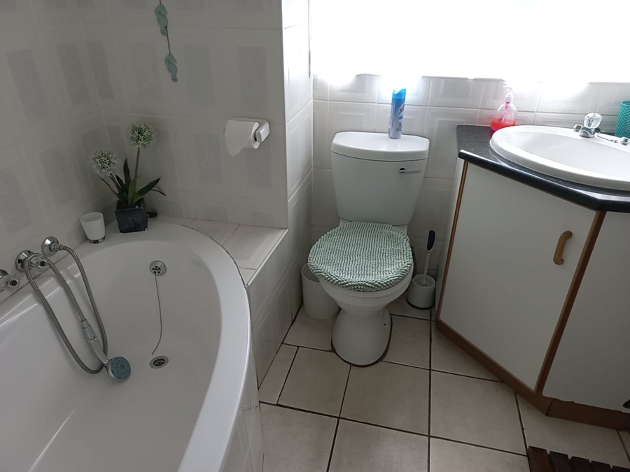 2 Bedroom Property for Sale in Manaba Beach KwaZulu-Natal