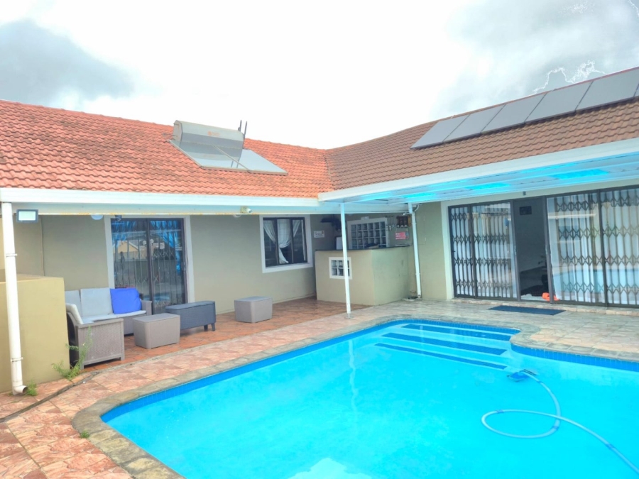 5 Bedroom Property for Sale in Brighton Beach KwaZulu-Natal
