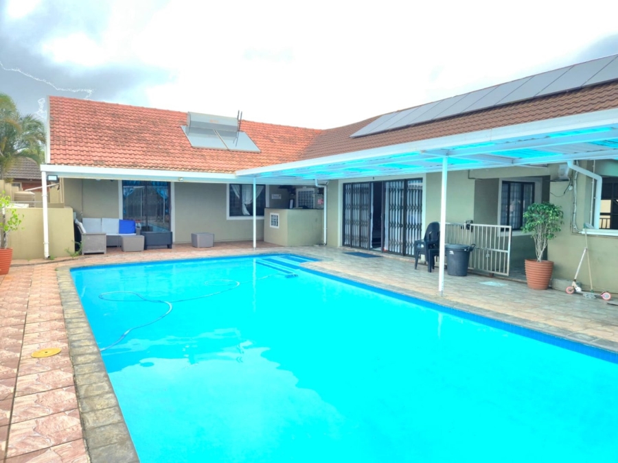 5 Bedroom Property for Sale in Brighton Beach KwaZulu-Natal