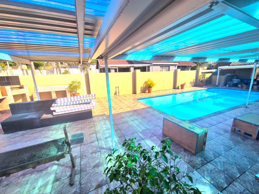 5 Bedroom Property for Sale in Brighton Beach KwaZulu-Natal