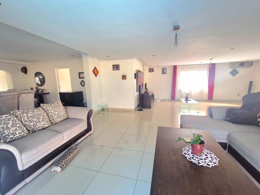 5 Bedroom Property for Sale in Brighton Beach KwaZulu-Natal