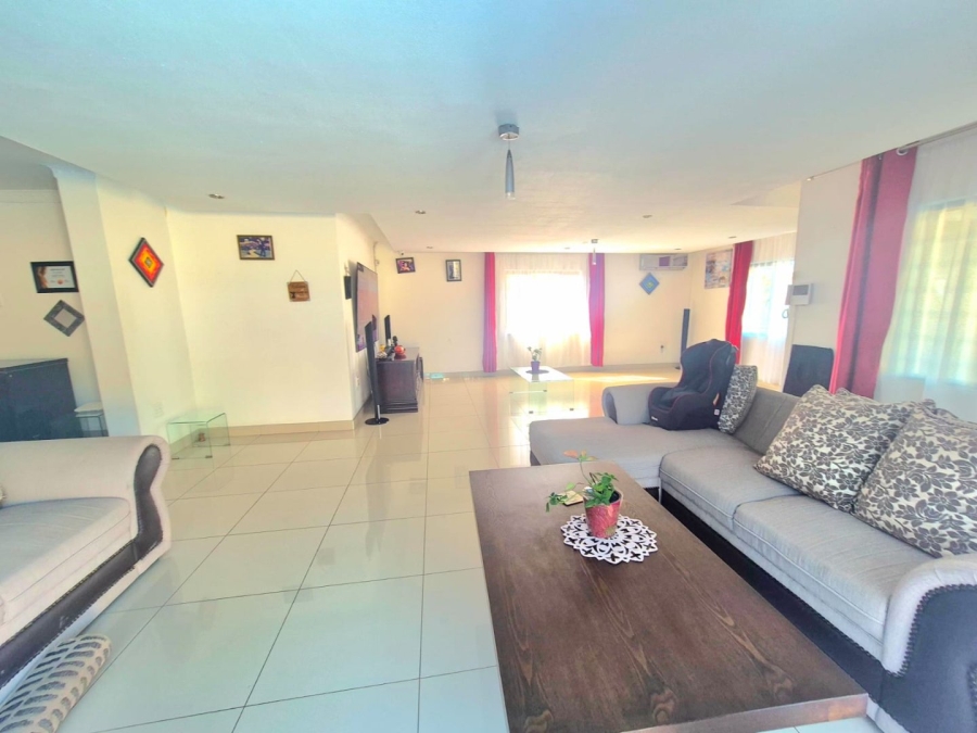 5 Bedroom Property for Sale in Brighton Beach KwaZulu-Natal