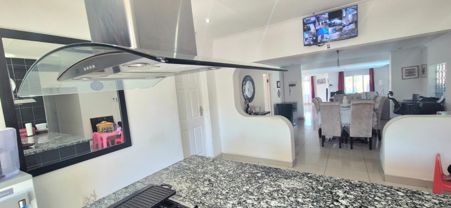 5 Bedroom Property for Sale in Brighton Beach KwaZulu-Natal