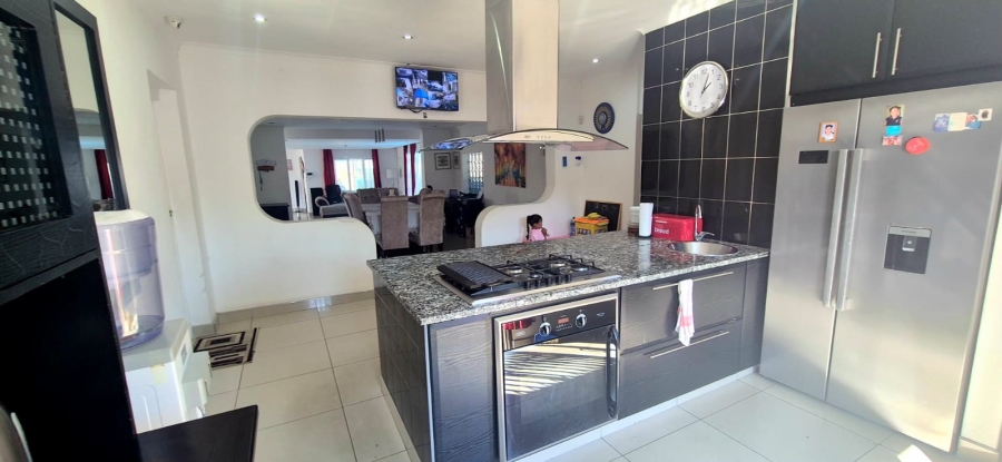 5 Bedroom Property for Sale in Brighton Beach KwaZulu-Natal