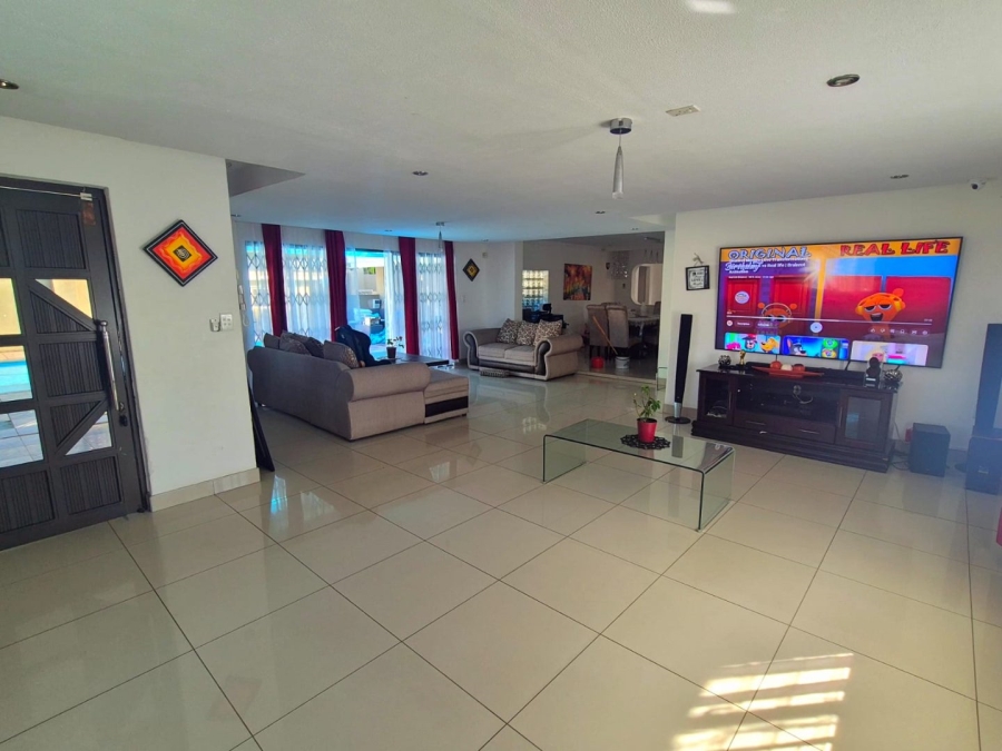 5 Bedroom Property for Sale in Brighton Beach KwaZulu-Natal