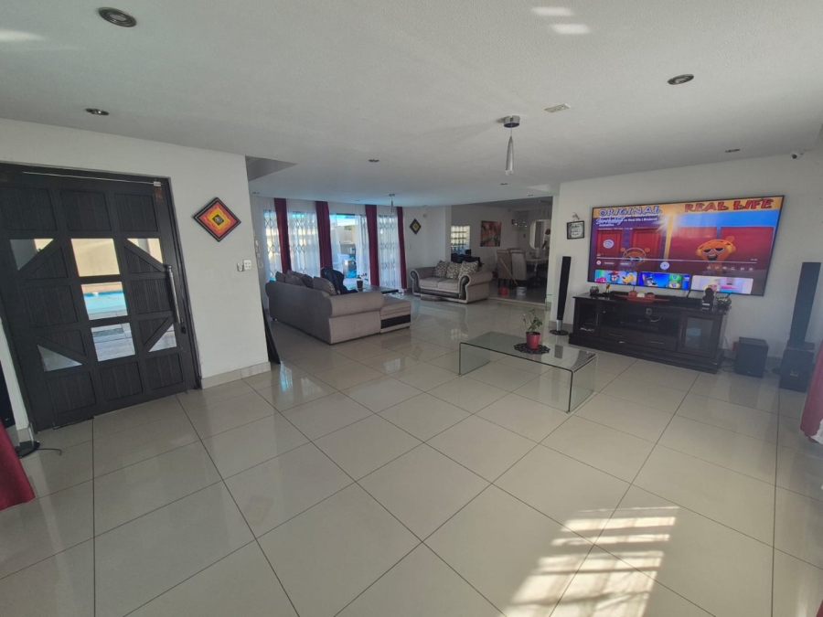 5 Bedroom Property for Sale in Brighton Beach KwaZulu-Natal