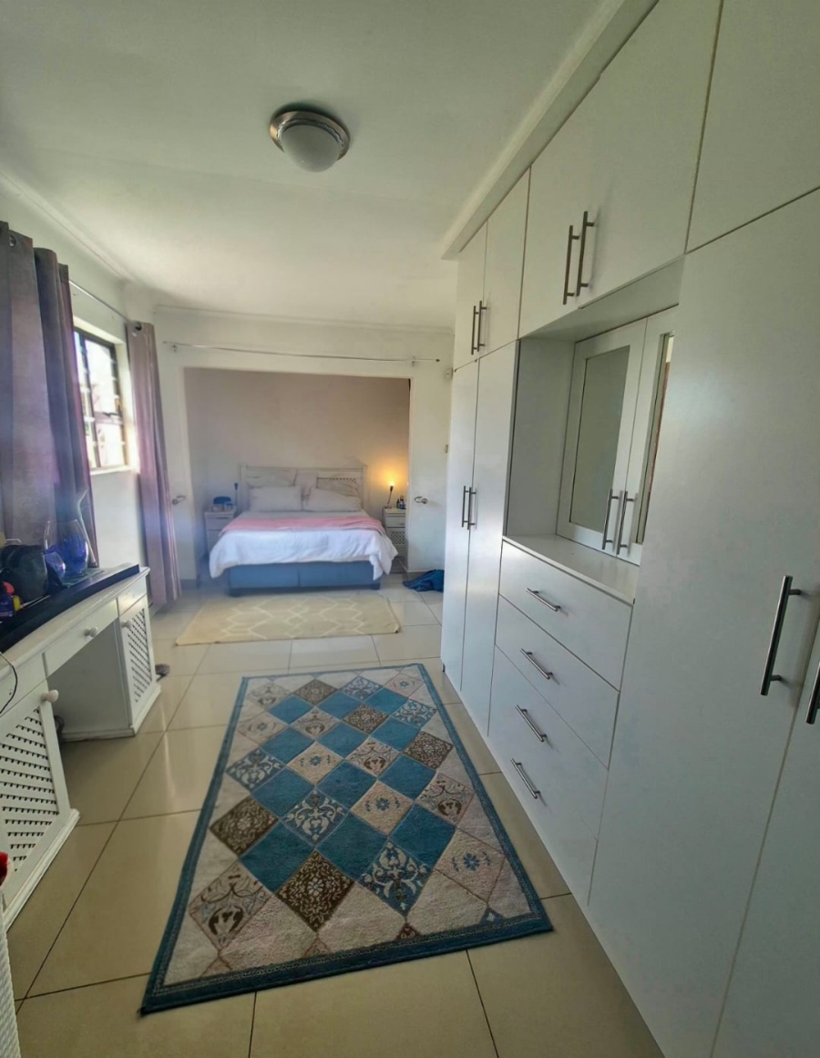 5 Bedroom Property for Sale in Brighton Beach KwaZulu-Natal