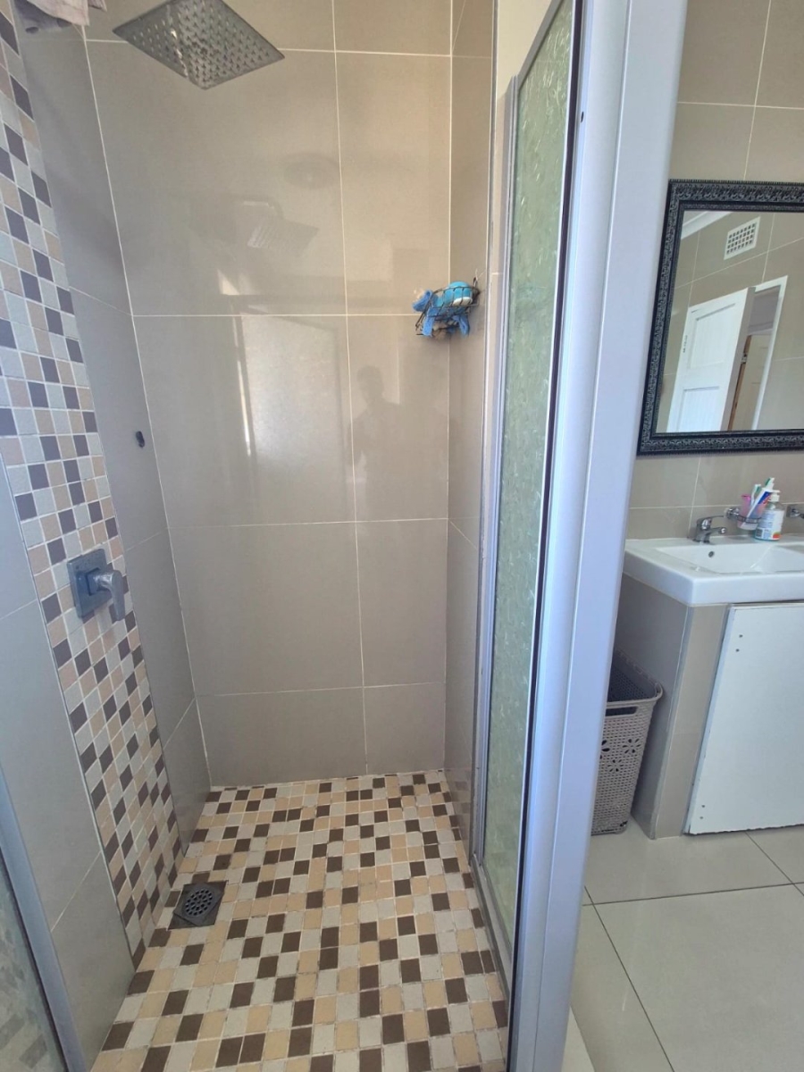 5 Bedroom Property for Sale in Brighton Beach KwaZulu-Natal