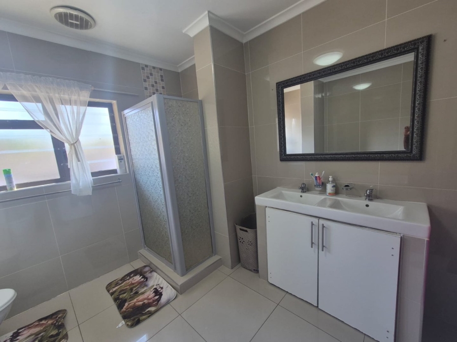 5 Bedroom Property for Sale in Brighton Beach KwaZulu-Natal