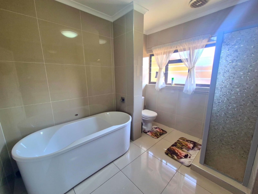 5 Bedroom Property for Sale in Brighton Beach KwaZulu-Natal