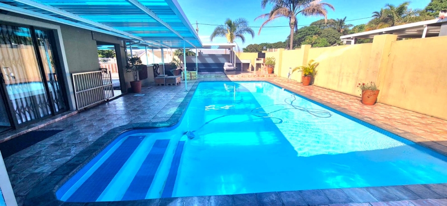 5 Bedroom Property for Sale in Brighton Beach KwaZulu-Natal