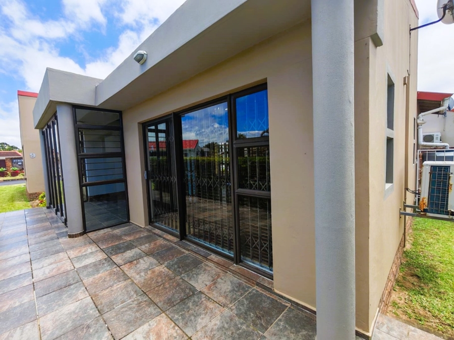3 Bedroom Property for Sale in Uvongo Beach KwaZulu-Natal