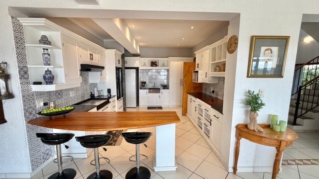 4 Bedroom Property for Sale in Uvongo KwaZulu-Natal