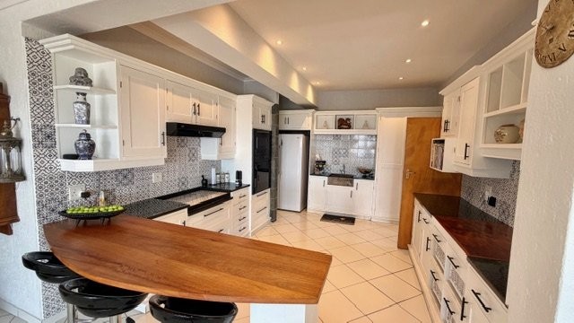 4 Bedroom Property for Sale in Uvongo KwaZulu-Natal