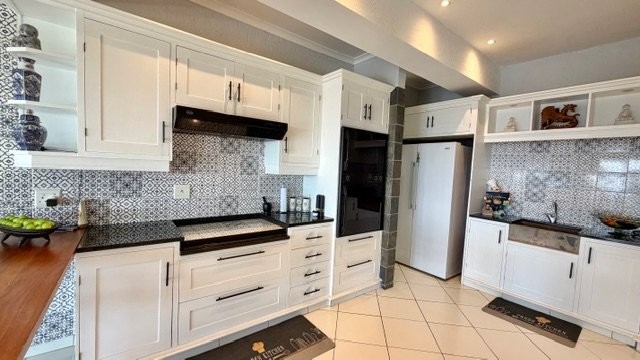 4 Bedroom Property for Sale in Uvongo KwaZulu-Natal