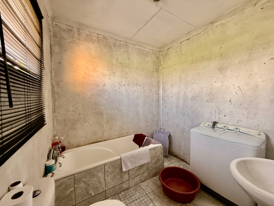 3 Bedroom Property for Sale in Madadeni K KwaZulu-Natal