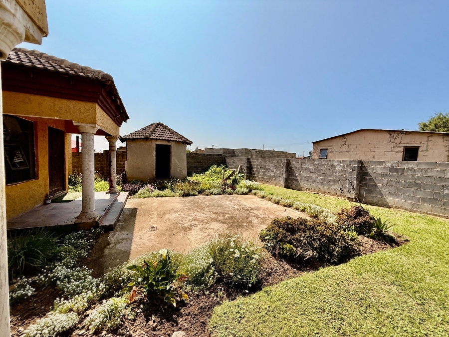 3 Bedroom Property for Sale in Madadeni K KwaZulu-Natal