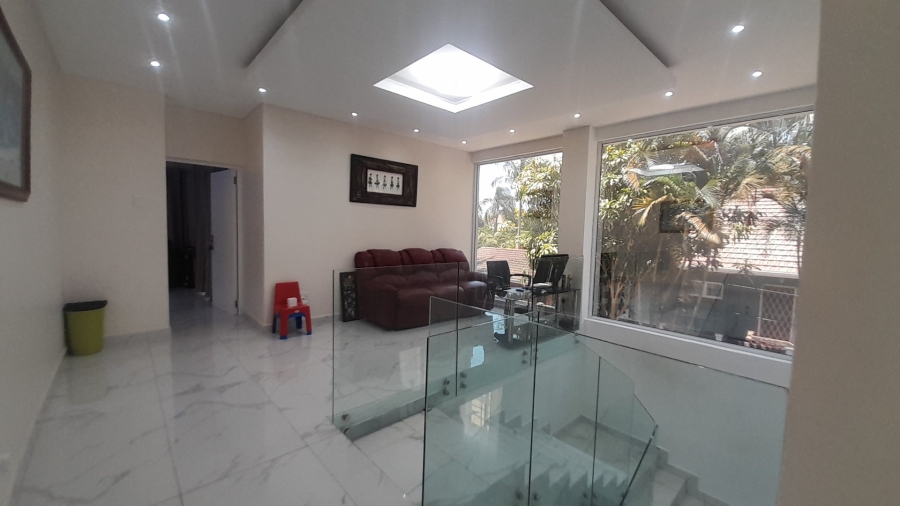 5 Bedroom Property for Sale in Durban North KwaZulu-Natal