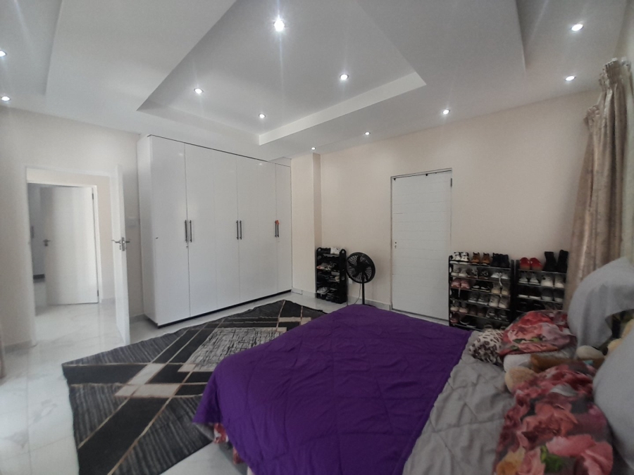 5 Bedroom Property for Sale in Durban North KwaZulu-Natal