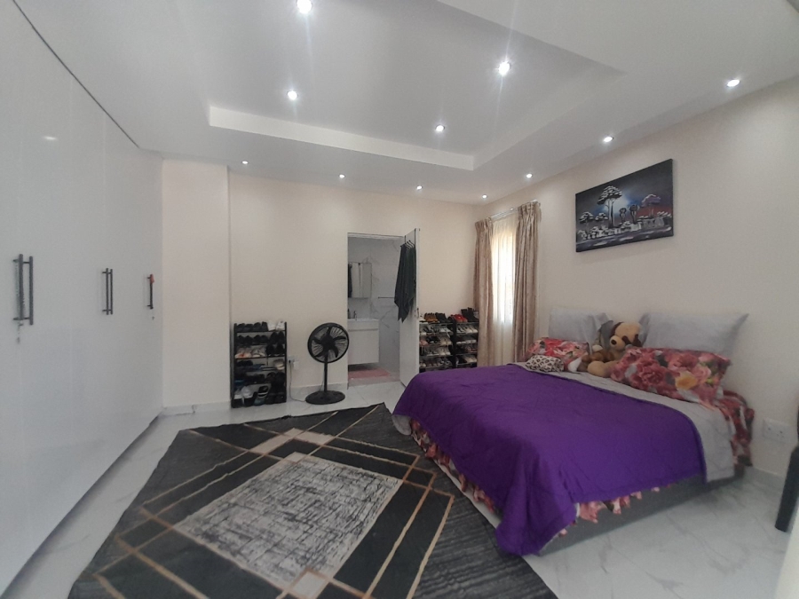 5 Bedroom Property for Sale in Durban North KwaZulu-Natal