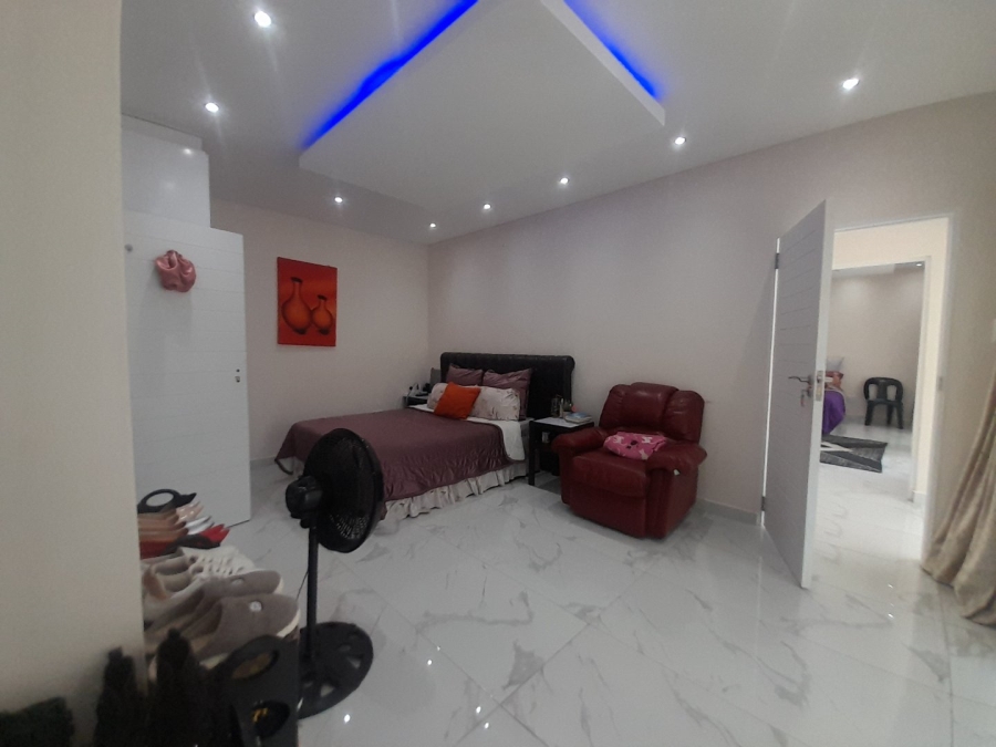 5 Bedroom Property for Sale in Durban North KwaZulu-Natal