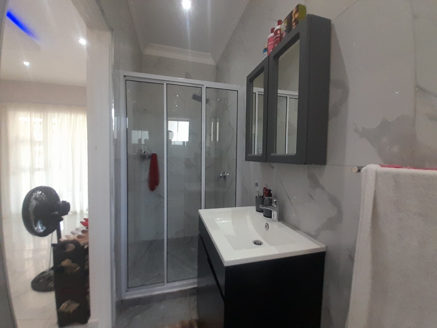 5 Bedroom Property for Sale in Durban North KwaZulu-Natal