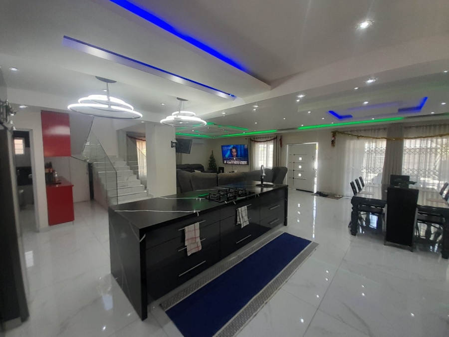 5 Bedroom Property for Sale in Durban North KwaZulu-Natal