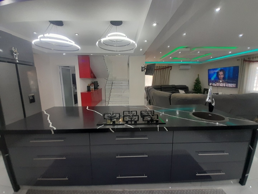 5 Bedroom Property for Sale in Durban North KwaZulu-Natal