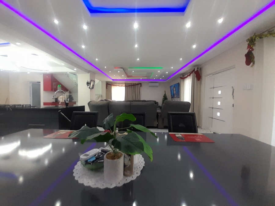 5 Bedroom Property for Sale in Durban North KwaZulu-Natal