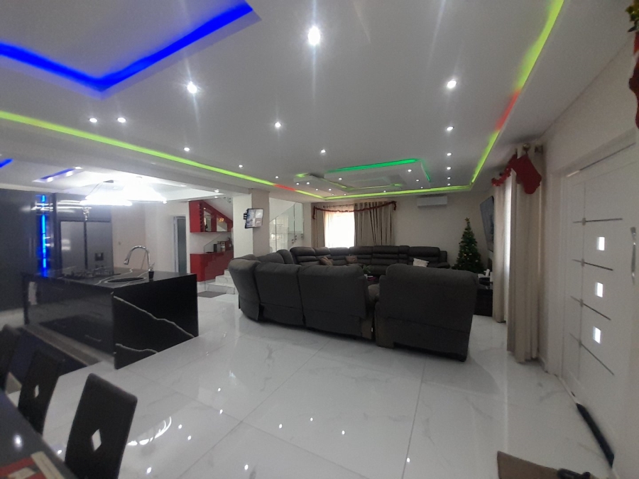 5 Bedroom Property for Sale in Durban North KwaZulu-Natal